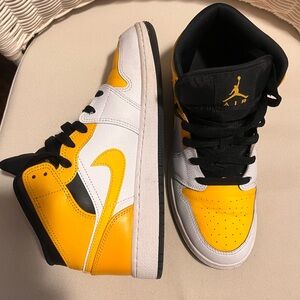 Nike Air Jordan Mid Sneakers